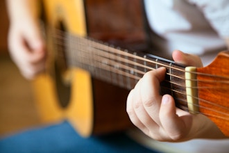 Kids Absolute Beginner to Guitar: Suzuki Guitar Method